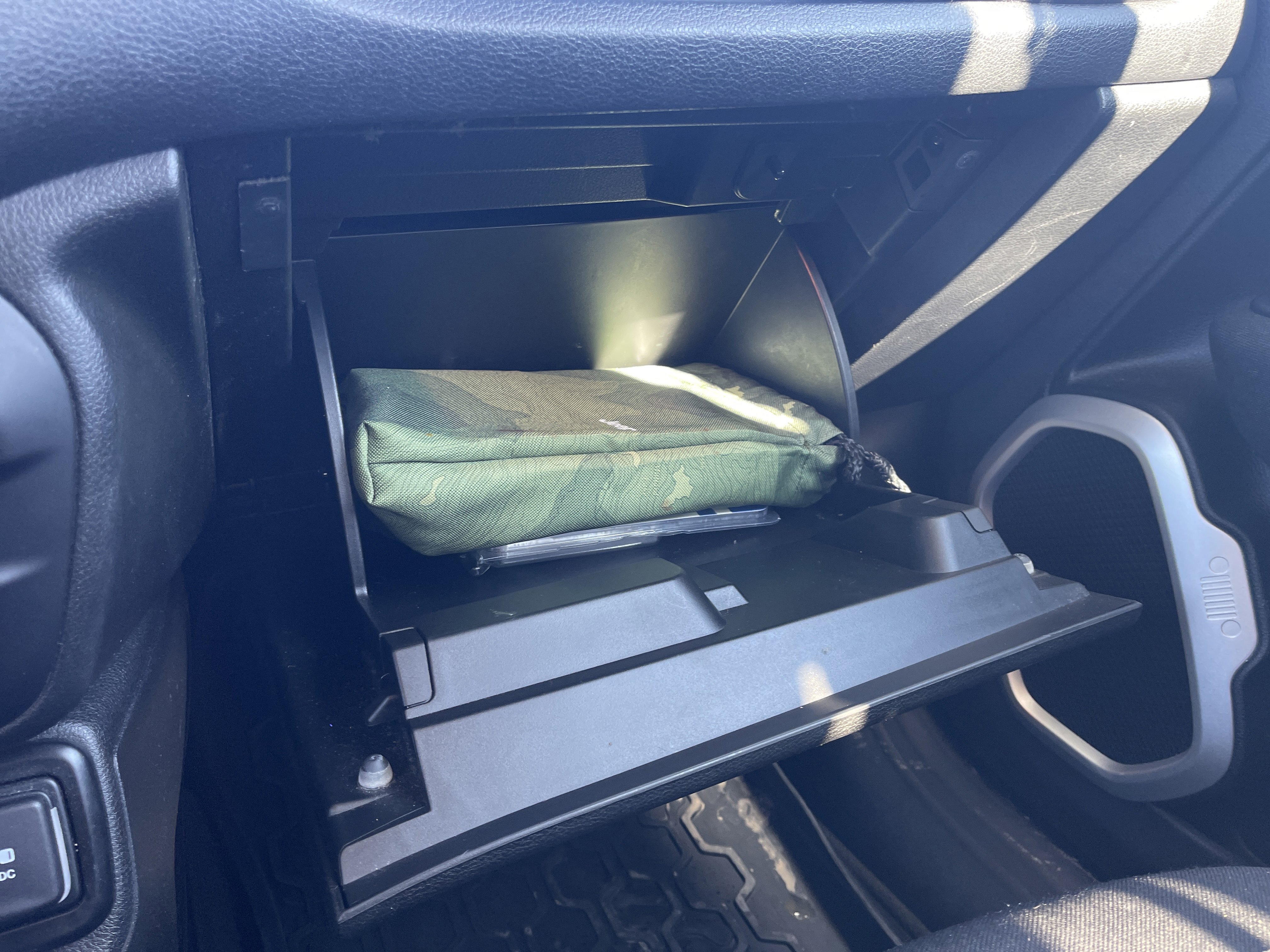 Used 2021 Jeep Renegade Sport image 33