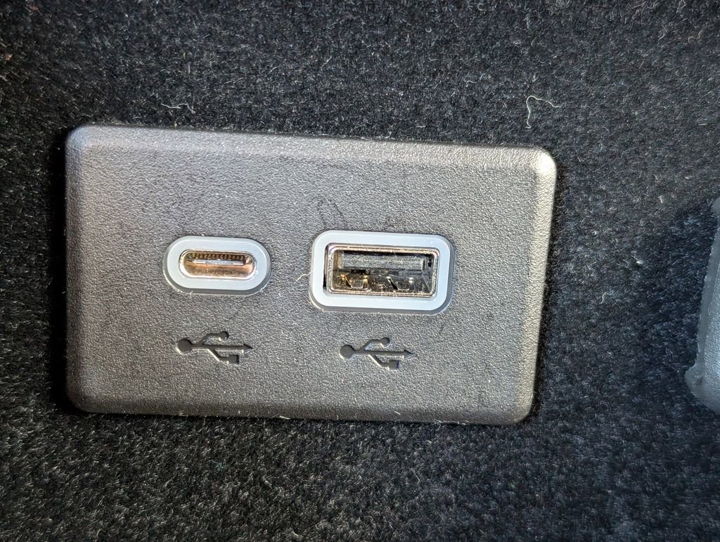 Used 2022 Cadillac XT4 Premium Luxury w/ Enhanced Visibility Package image 32