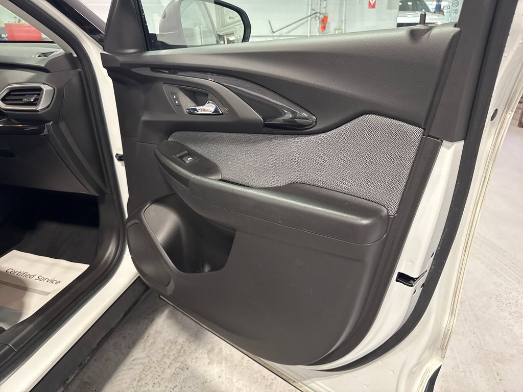 Used 2022 Chevrolet TrailBlazer LS FWD image 32