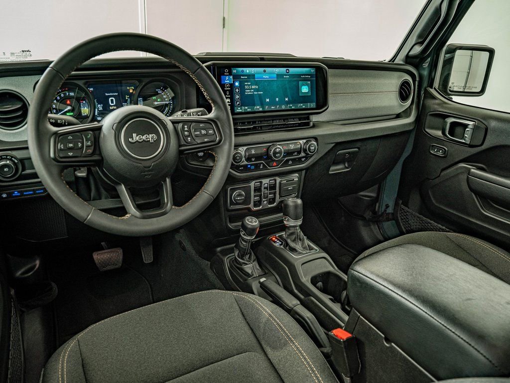 Used 2024 Jeep Wrangler Unlimited image 4