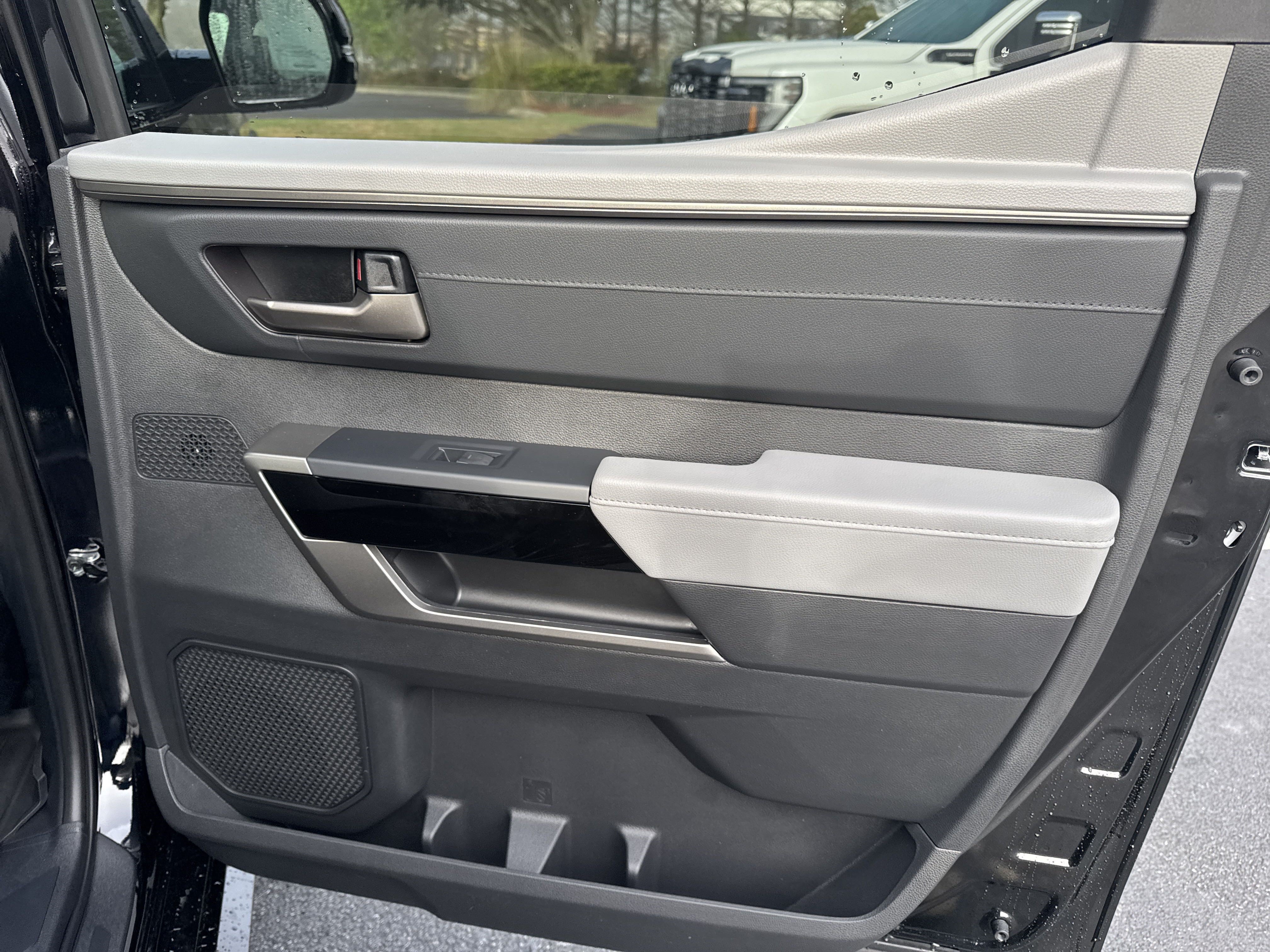 New 2025 Toyota Tundra Limited AWD/4WD image 30