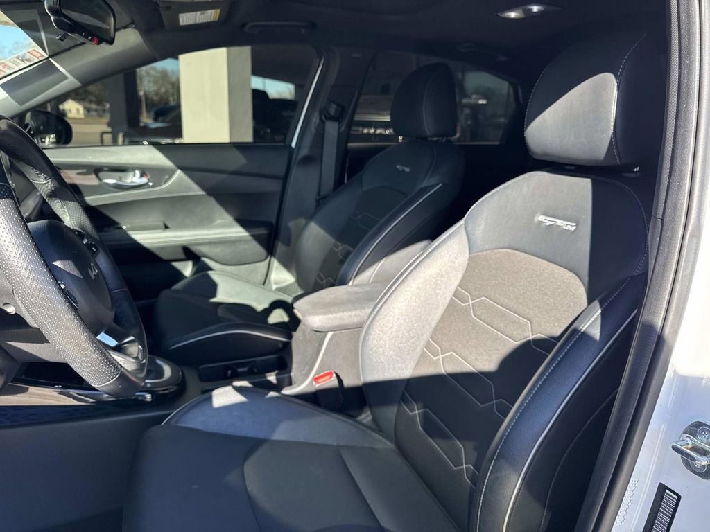 Used 2024 Kia Forte GT-Line w/ GT-Line Premium Package image 32