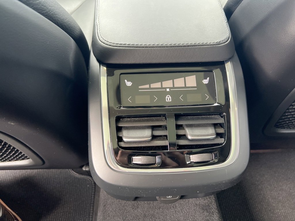 Certified 2025 Volvo V90 B6 Cross Country Plus image 30