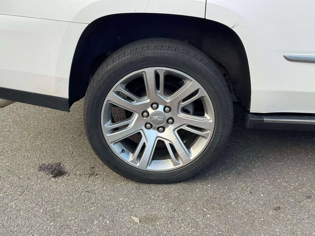 Used 2018 Cadillac Escalade Premium Luxury AWD/4WD image 10