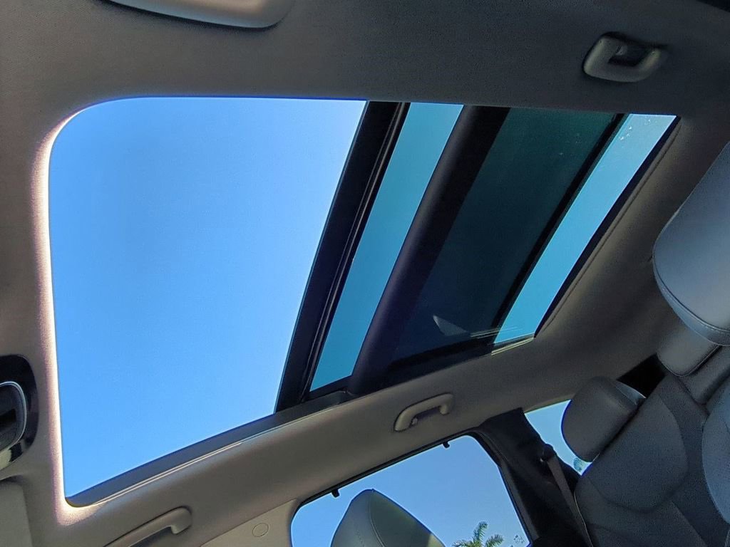 Used 2023 Hyundai Santa Fe Limited image 21