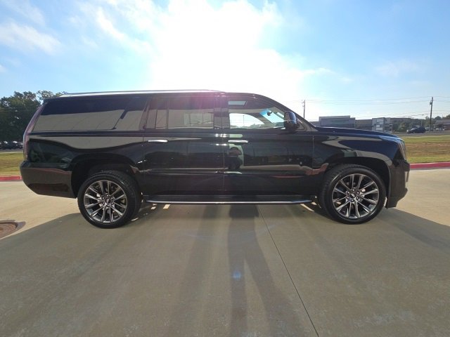 Used 2019 Cadillac Escalade ESV Luxury w/ Escalade Sport Edition image 6