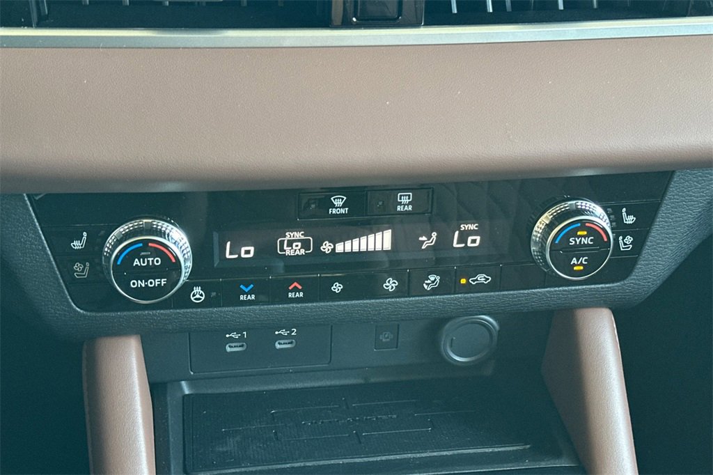 New 2025 Mitsubishi Outlander SEL image 21