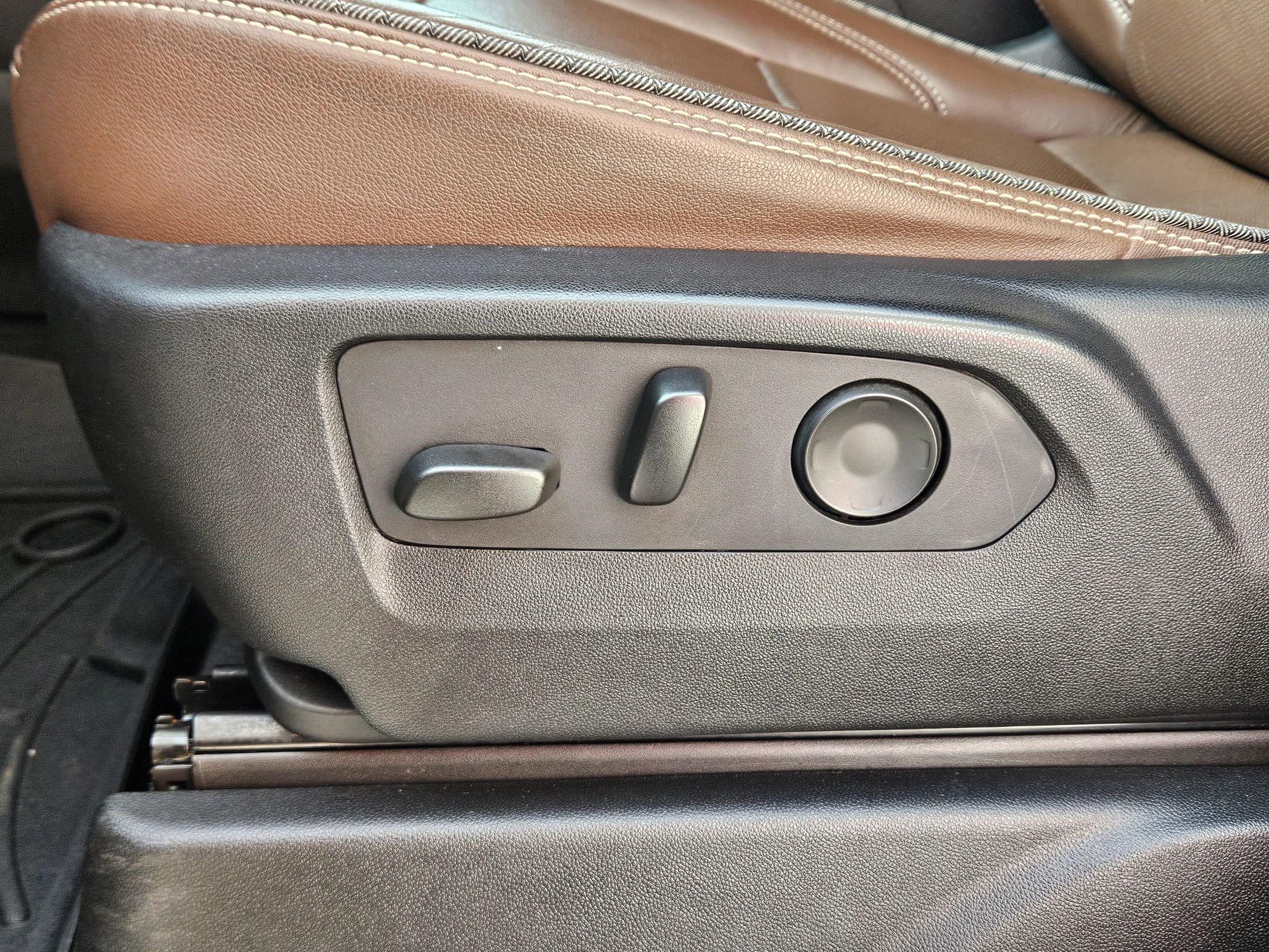 Used 2021 Chevrolet Suburban High Country image 20