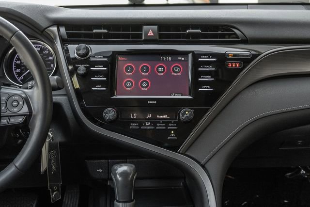 Used 2020 Toyota Camry SE FWD image 8