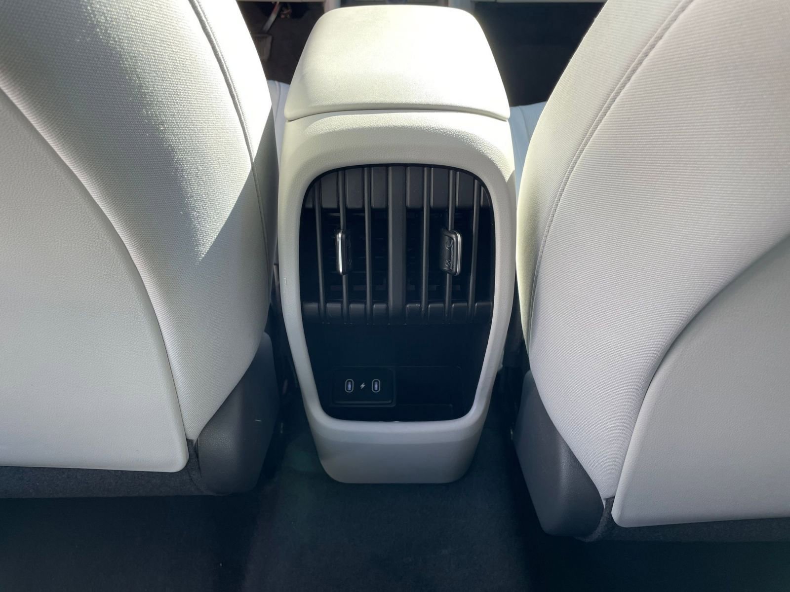 Used 2025 Hyundai Kona SEL image 24