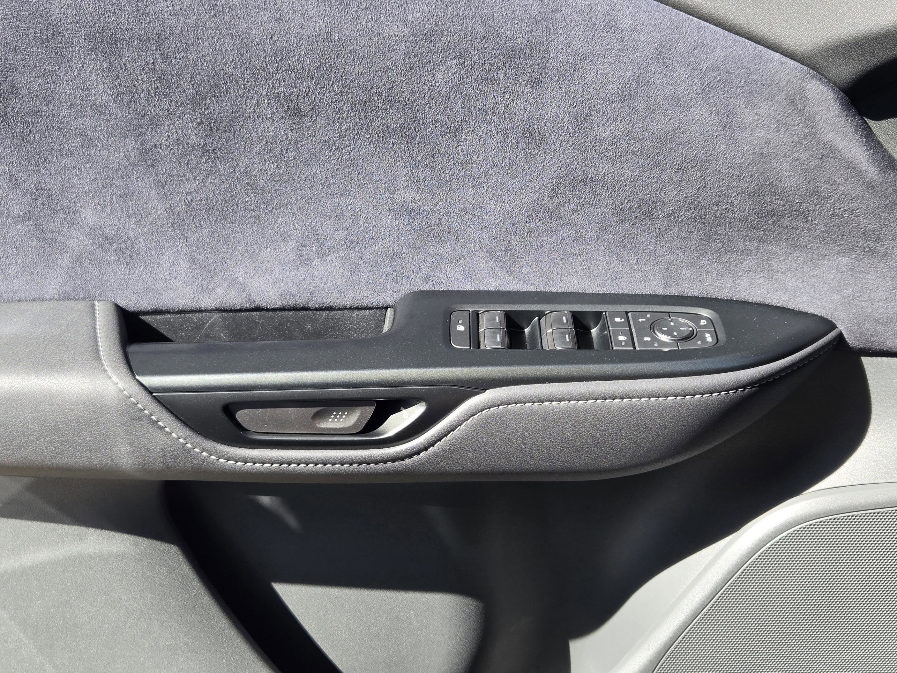 Used 2023 Lexus RZ 450e Premium w/ Accessory Package (Z1) image 17