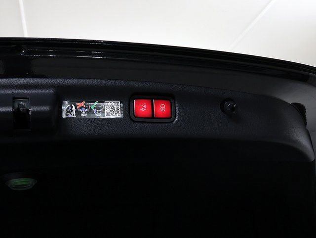 Certified 2026 Mercedes-Benz C 300 4MATIC Sedan image 30