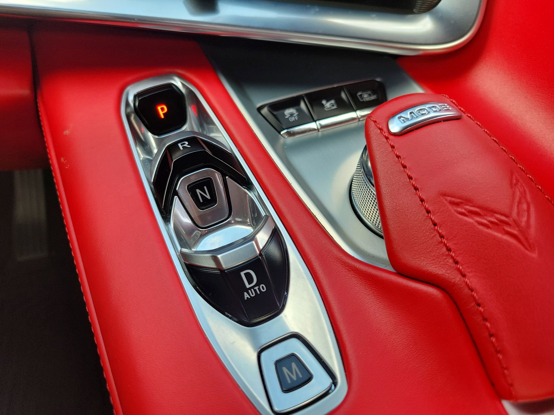 Used 2021 Chevrolet Corvette Stingray Premium Conv w/ Z51 Performance Package RWD image 23