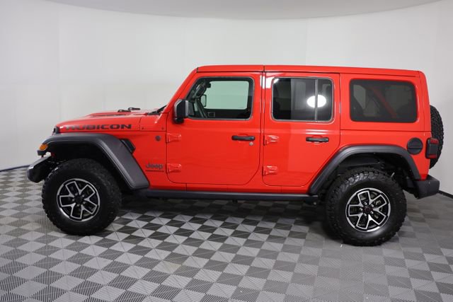 Used 2025 Jeep Wrangler Unlimited Rubicon w/ Convenience Group image 5