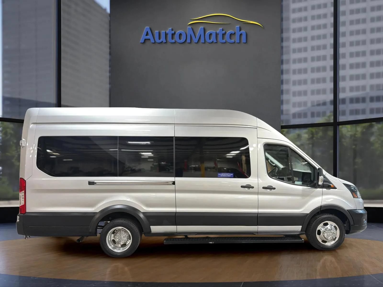 Used 2023 Ford Transit 350 XLT RWD image 13