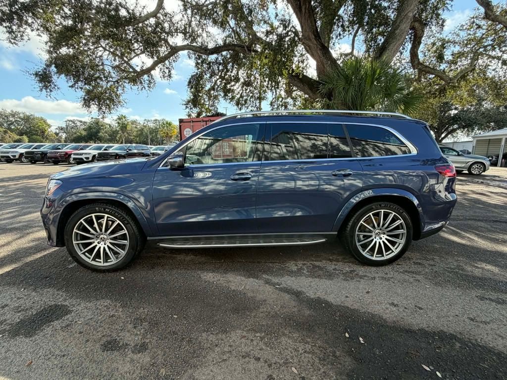 Used 2024 Mercedes-Benz GLS 580 4MATIC image 3