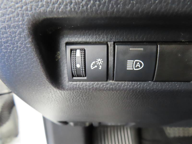 Used 2022 Toyota RAV4 XLE FWD image 14