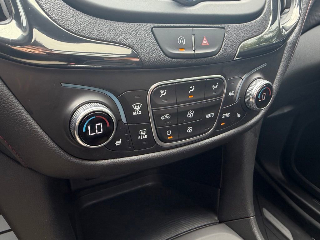 Used 2023 Chevrolet Equinox RS FWD image 32
