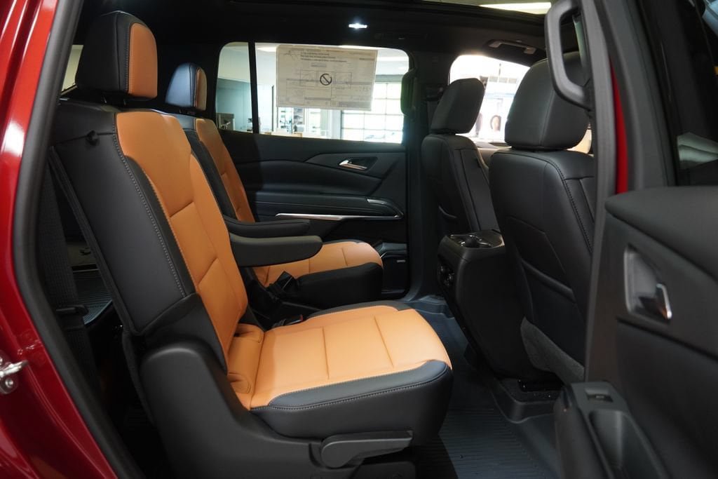 New 2027 Chevrolet Traverse Z71 w/ Enhanced Driving Package AWD/4WD image 33
