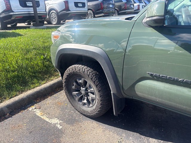 Used 2021 Toyota Tacoma SR5 w/ Trail Edition AWD/4WD image 4