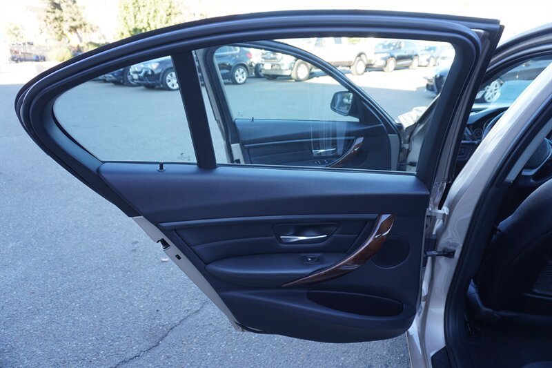 Used 2014 BMW 328i Sedan RWD image 26