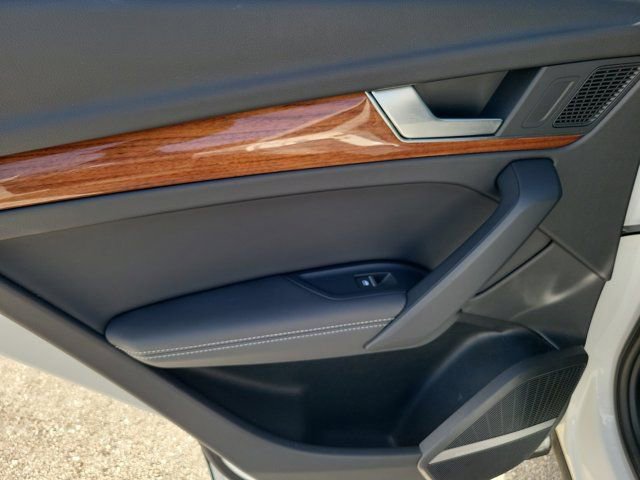 Certified 2023 Audi Q5 2.0T Premium Plus w/ Premium Plus Package image 12