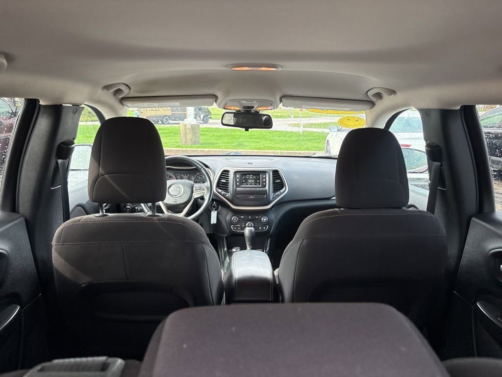 Used 2016 Jeep Cherokee Latitude image 10