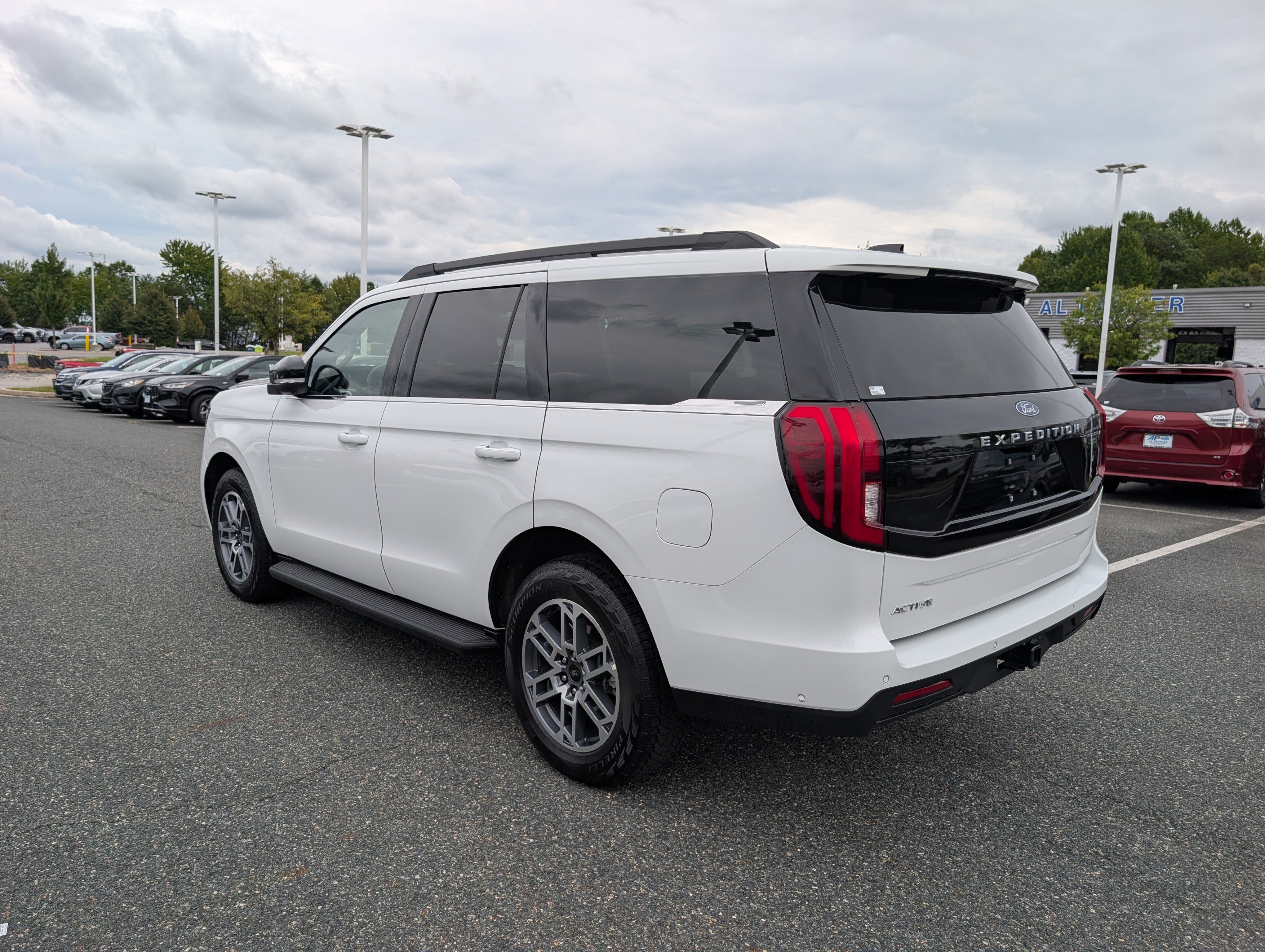 Certified 2025 Ford Expedition Active AWD/4WD image 6