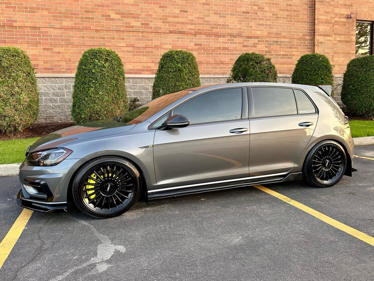 Used 2019 Volkswagen Golf R 4-Door AWD/4WD image 3