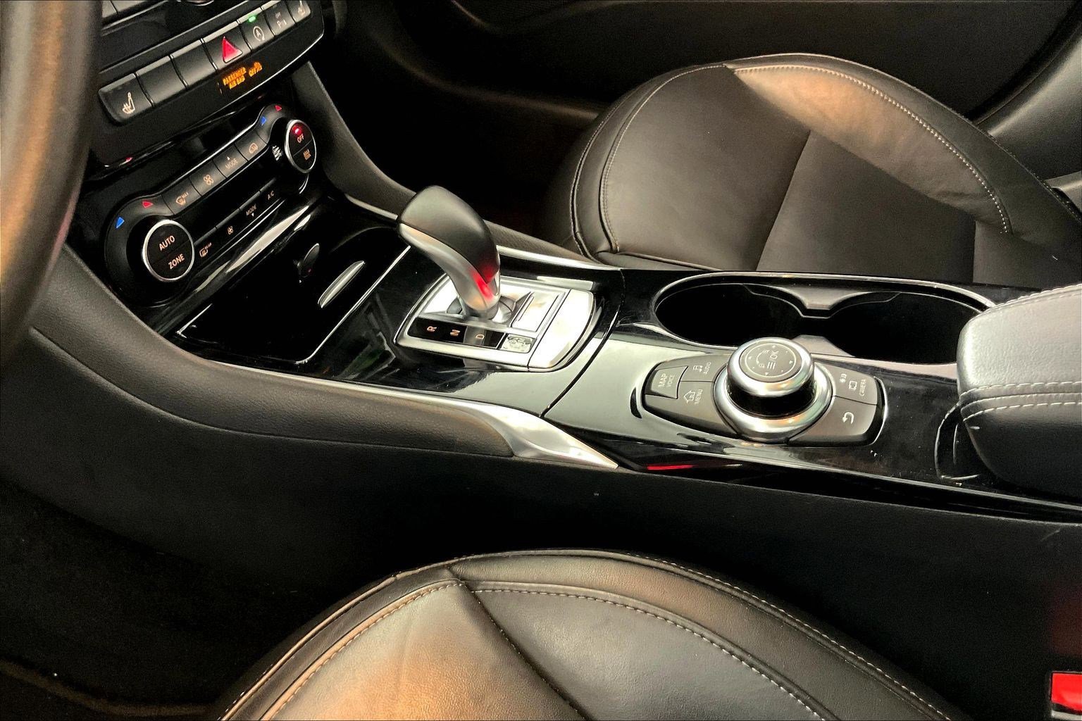 Used 2019 INFINITI QX30 image 18