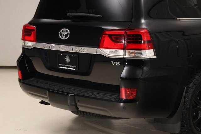 Used 2016 Toyota Land Cruiser AWD/4WD image 9