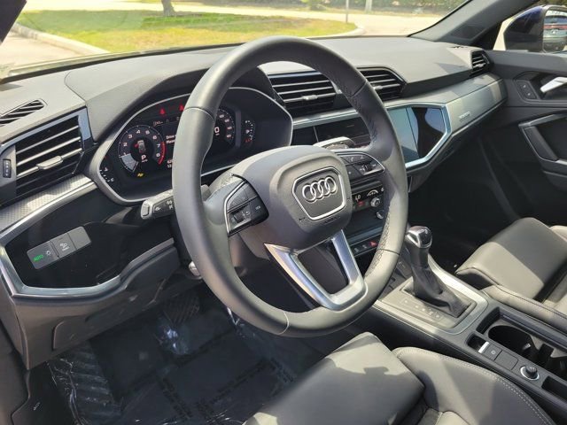Certified 2025 Audi Q3 2.0T Premium w/ Convenience Package AWD/4WD image 17