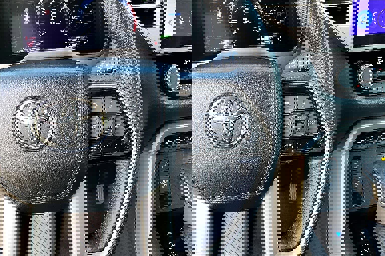 Used 2024 Toyota Sequoia Limited image 23