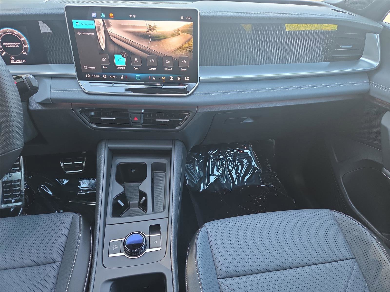 New 2025 Volkswagen Tiguan SE R-Line image 18