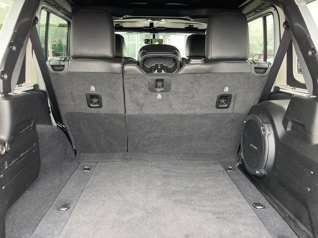 Used 2022 Jeep Wrangler Unlimited Rubicon w/ Cold Weather Group image 39