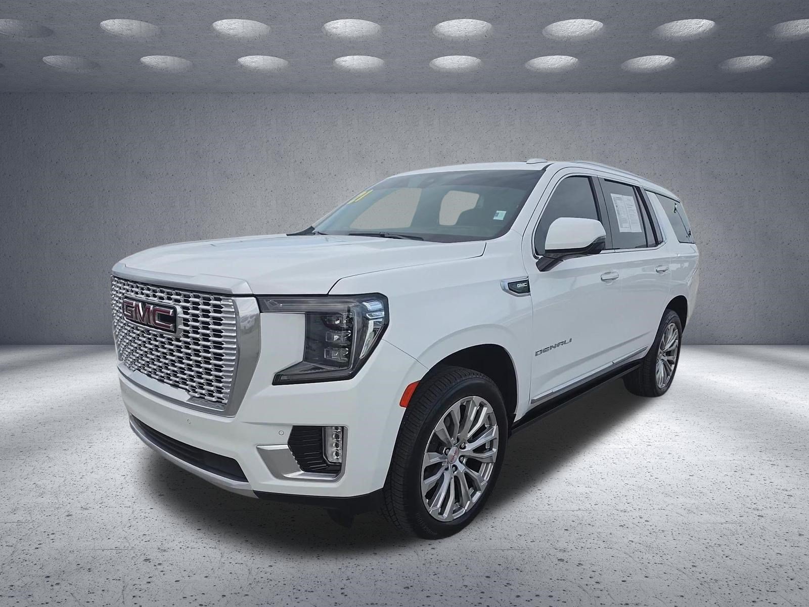 Used 2021 GMC Yukon Denali w/ Advanced Technology Package RWD image 2
