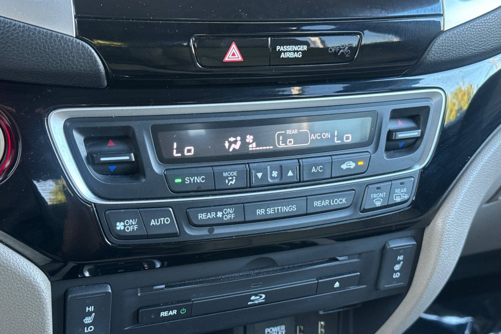 Used 2016 Honda Pilot Touring image 19