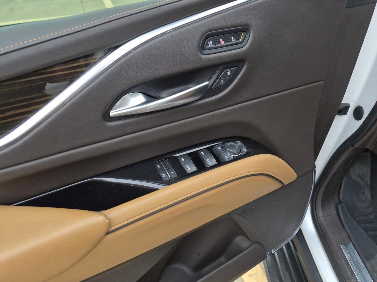 Certified 2021 Cadillac Escalade ESV Premium Luxury image 10