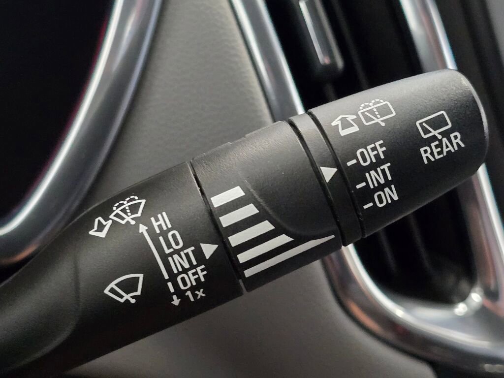 Used 2020 Chevrolet Equinox LS image 42