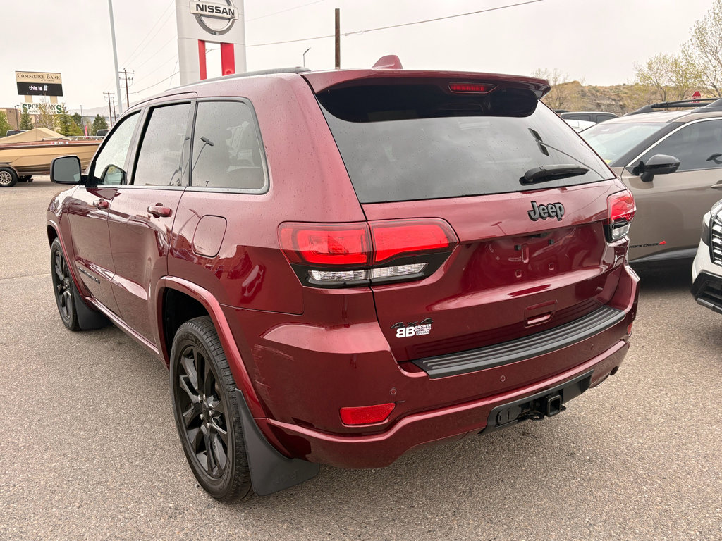 Used 2022 Jeep Grand Cherokee Altitude AWD/4WD image 3