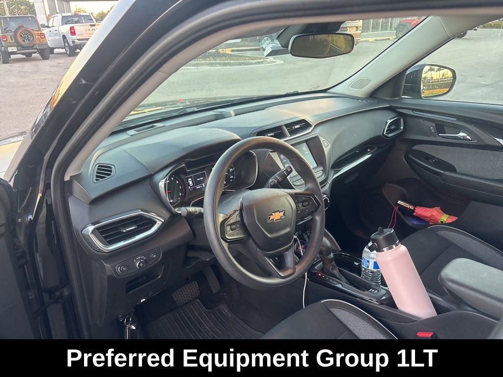 Used 2022 Chevrolet TrailBlazer LT w/ Driver Confidence Package image 3