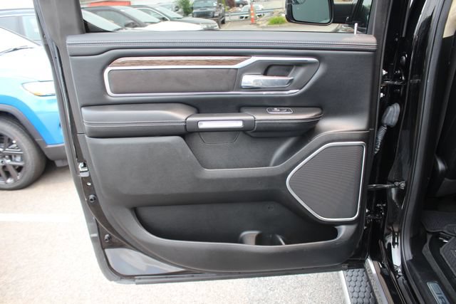 Used 2020 RAM 1500 Laramie AWD/4WD image 25