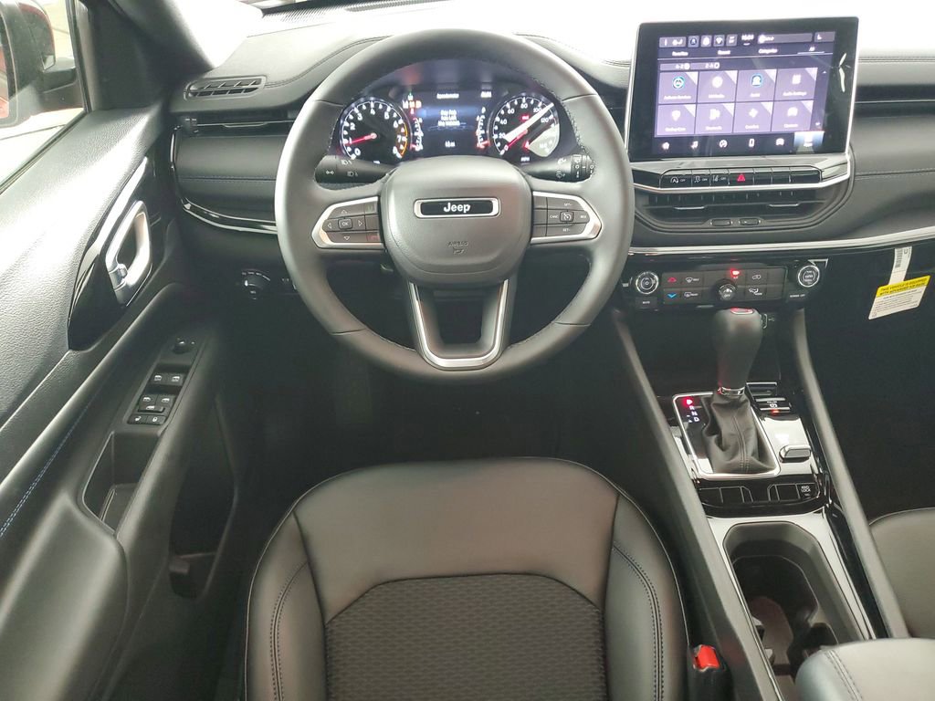 New 2026 Jeep Compass Latitude image 14