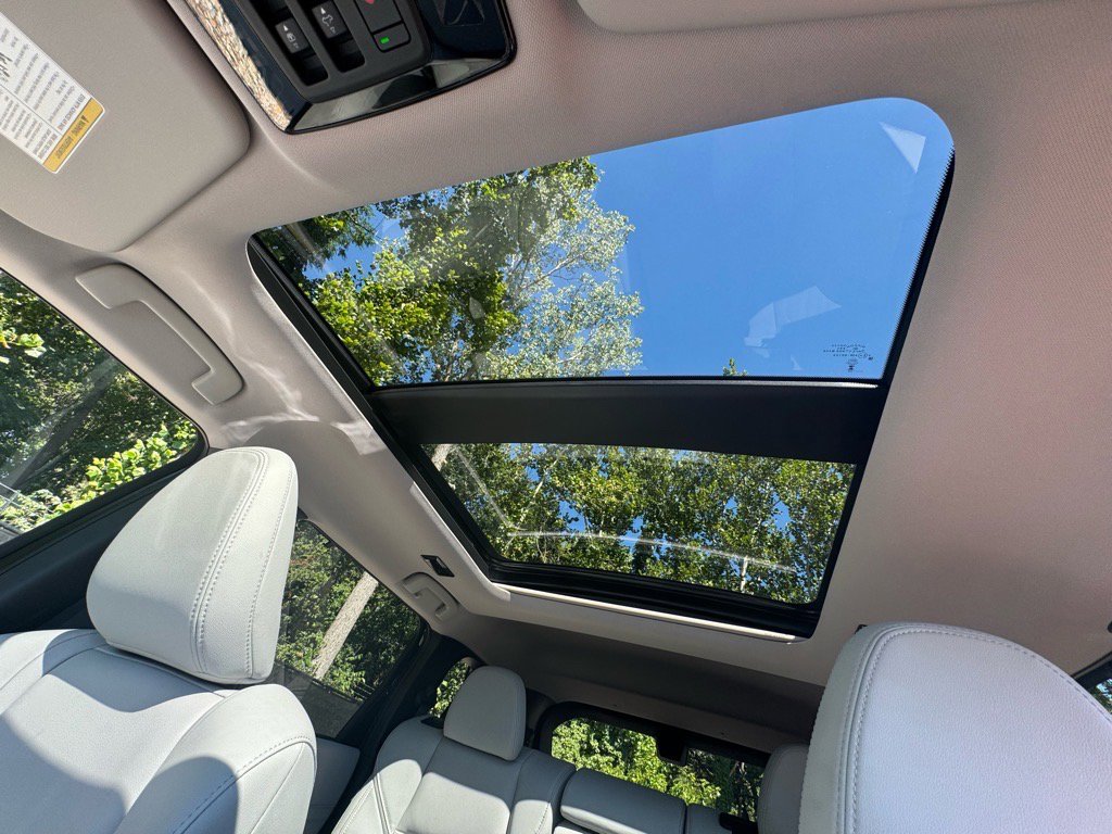 Used 2025 Mitsubishi Outlander AWD image 36