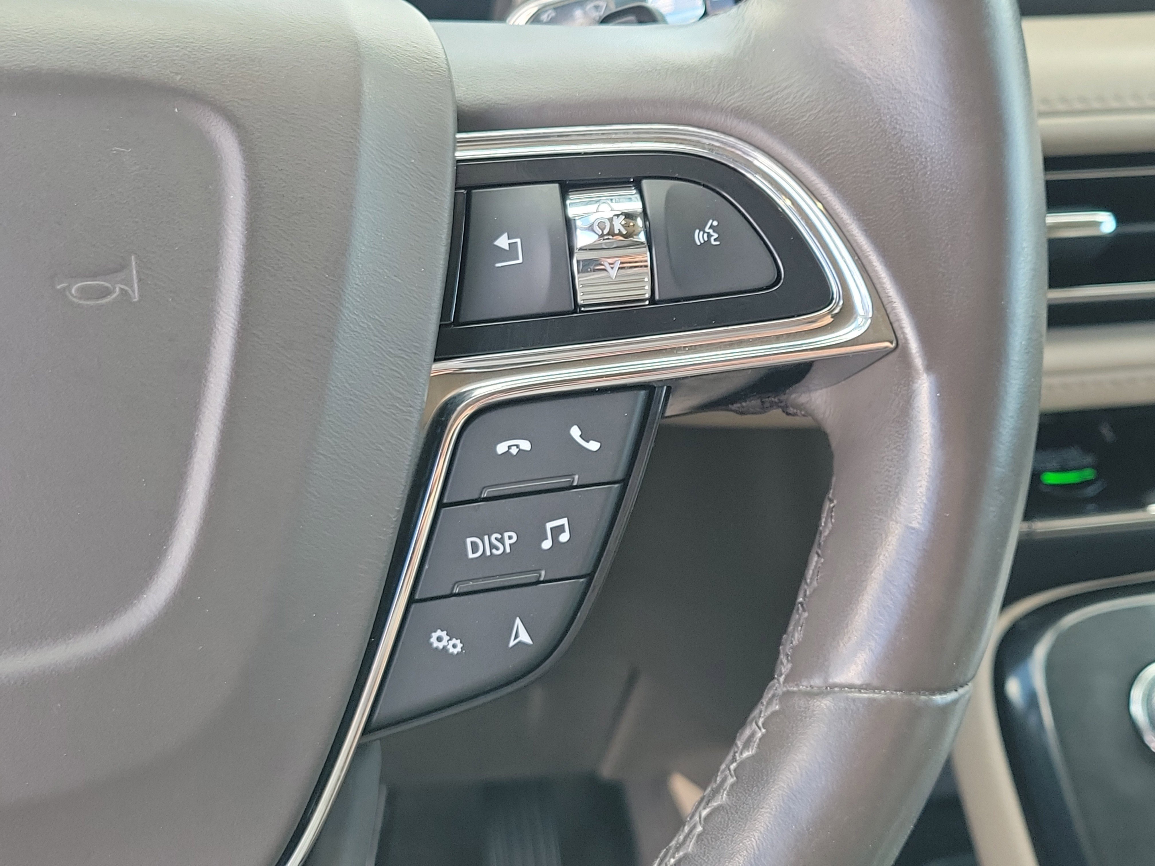 Used 2022 Lincoln Nautilus Reserve w/ Equipment Group 201A image 25