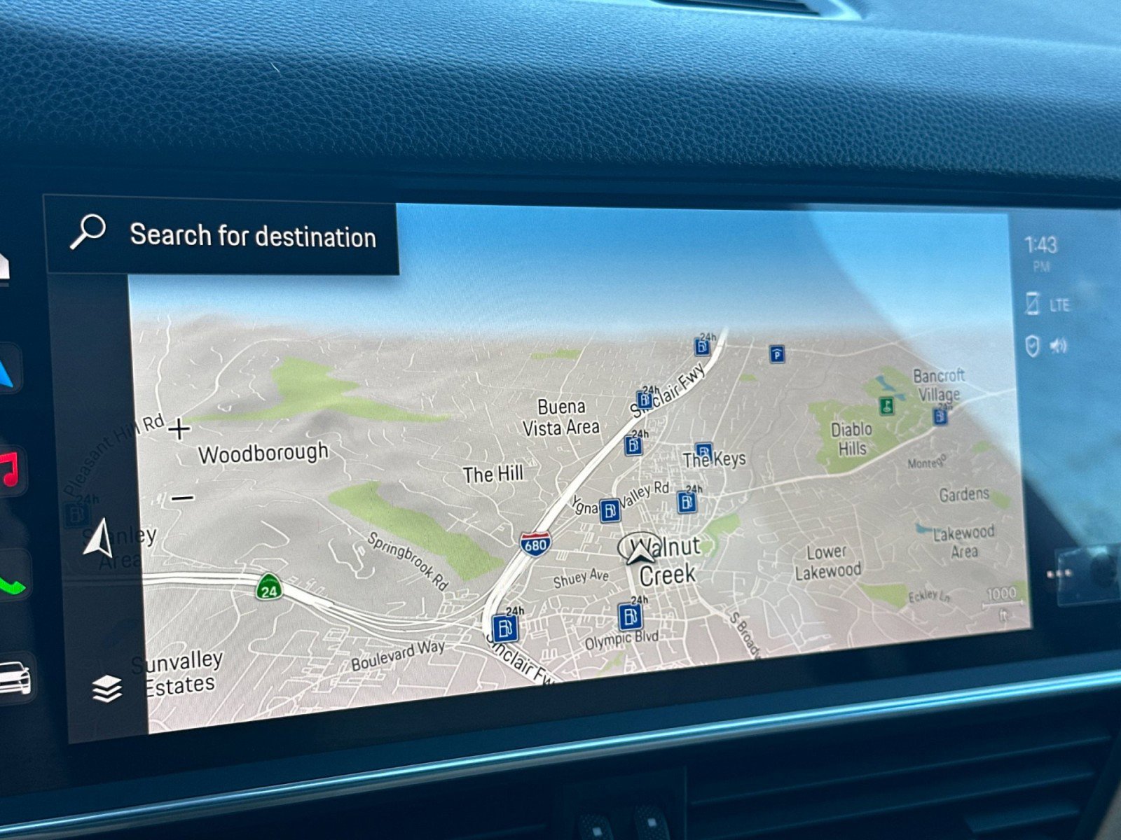 Used 2022 Porsche Cayenne Platinum Edition image 19