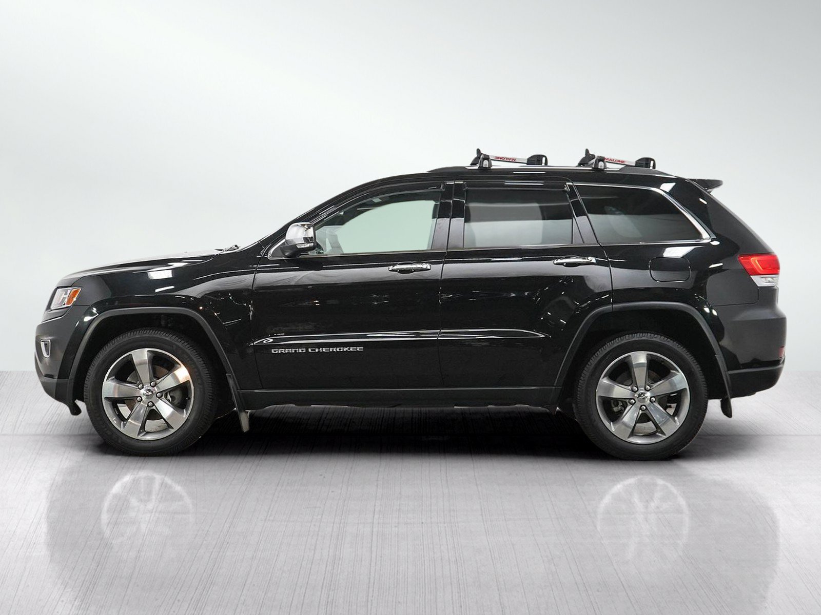 Used 2014 Jeep Grand Cherokee Limited w/ Trailer Tow Group IV AWD/4WD image 2