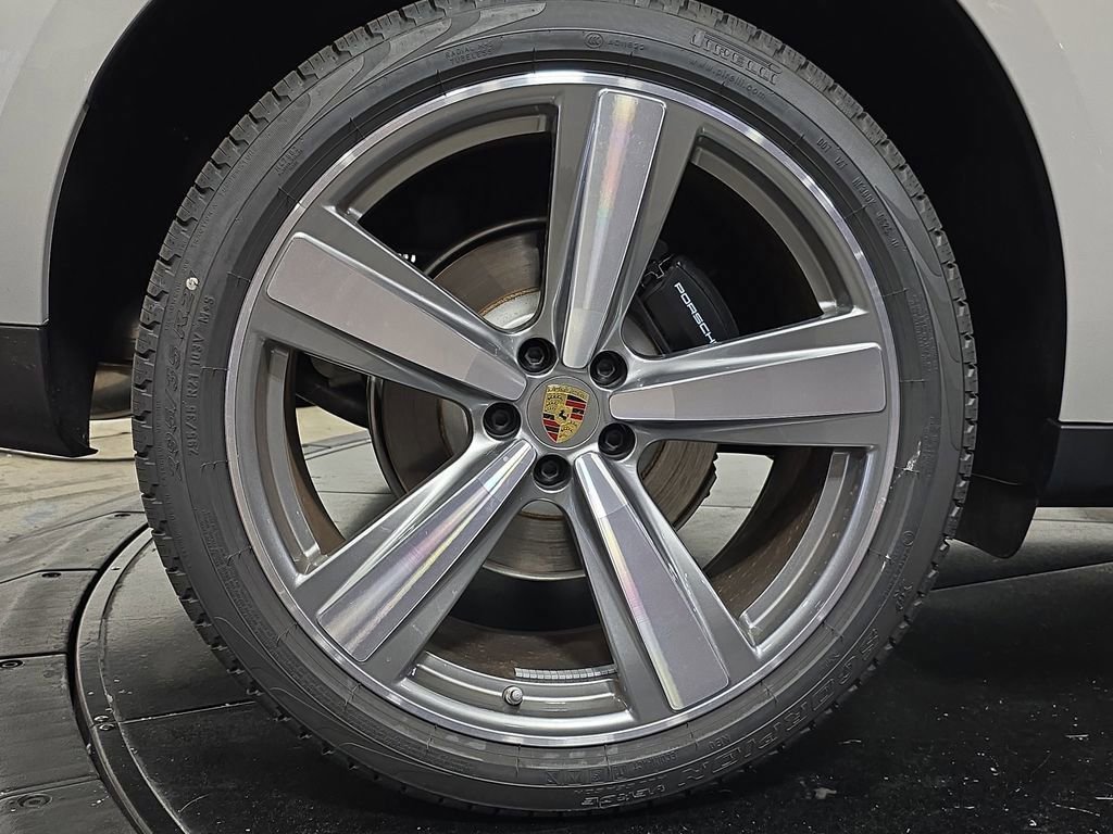Used 2025 Porsche Macan image 28