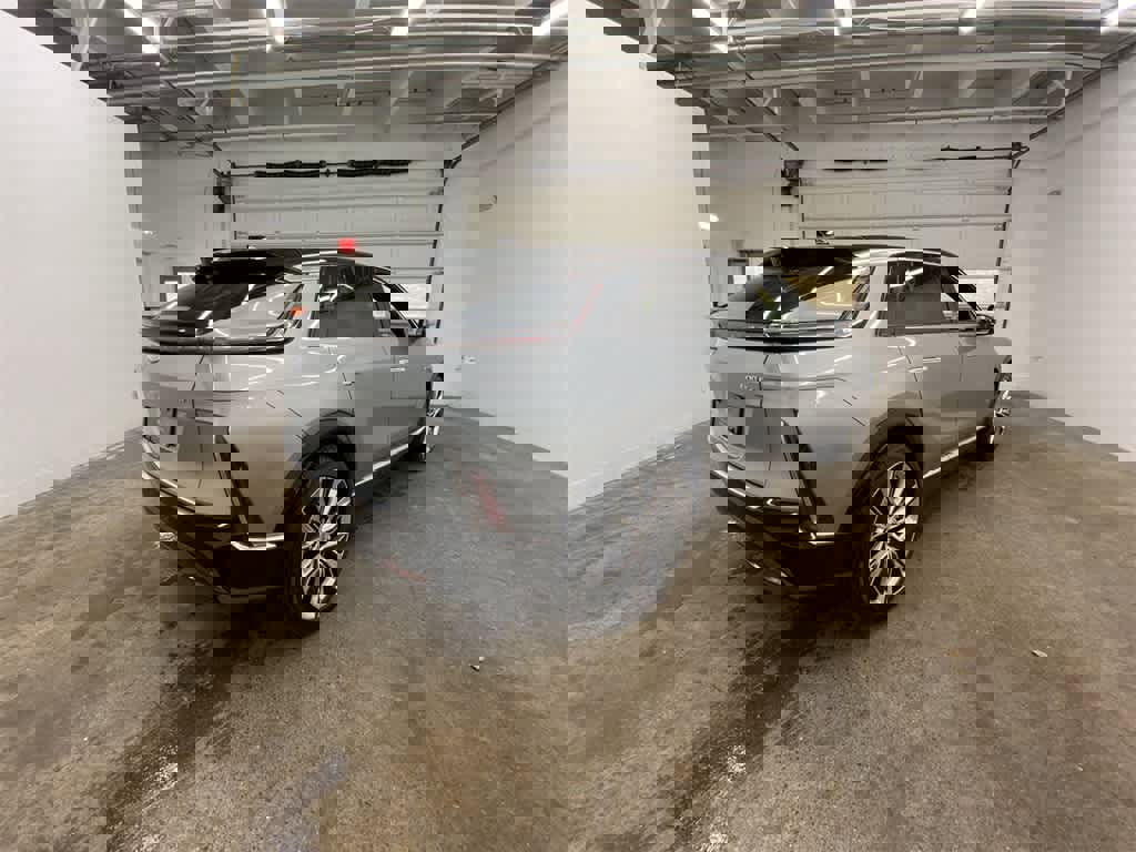 Certified 2025 Cadillac Lyriq Luxury image 6