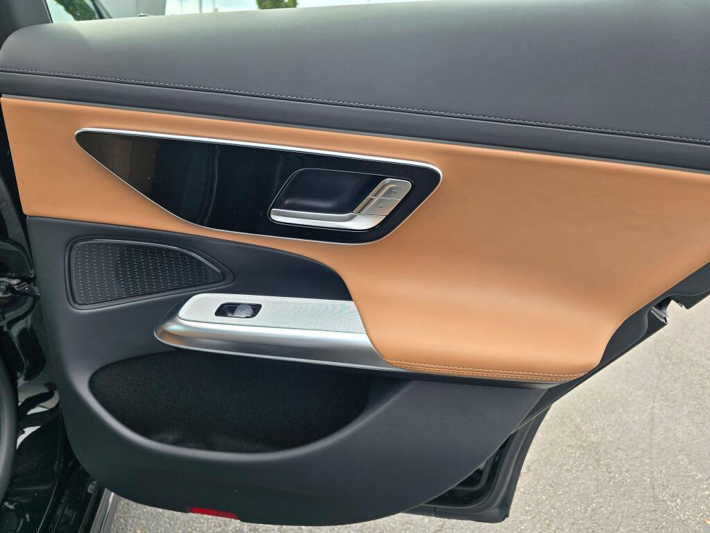 New 2026 Mercedes-Benz E 450 4MATIC Sedan image 23